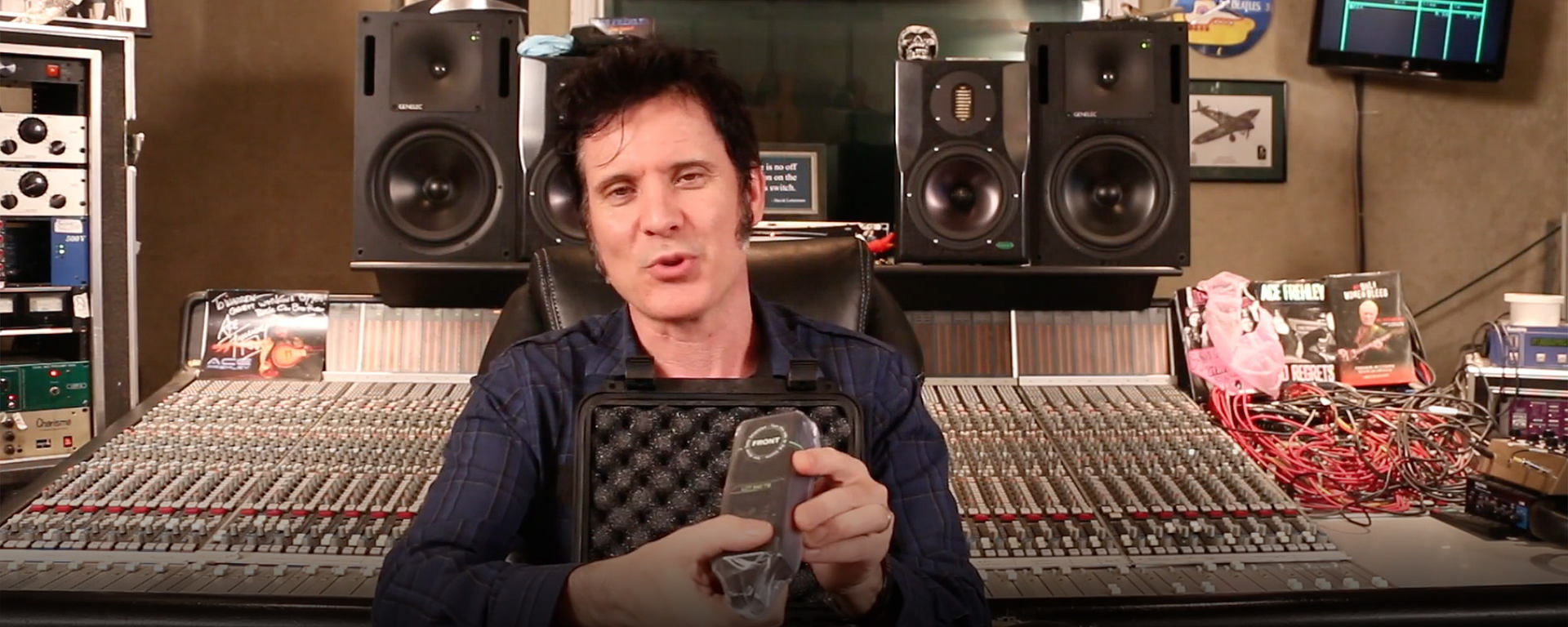 Warren Huart tested the LCT 640 TS on bass, upright bass, guitar, drums and vocals