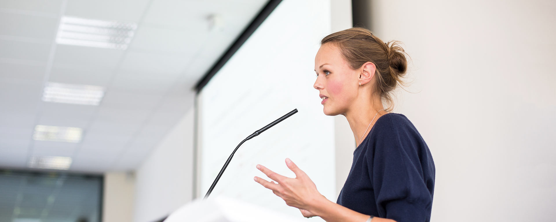 Conference series LEWITT woman podium