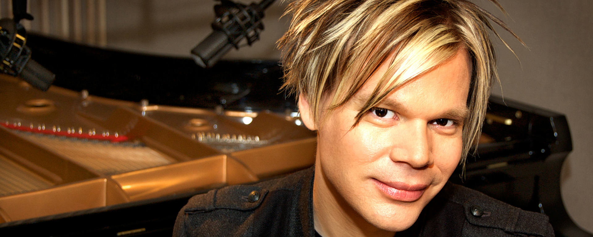 Brian Culbertson with his LCT 640 reference condenser mic