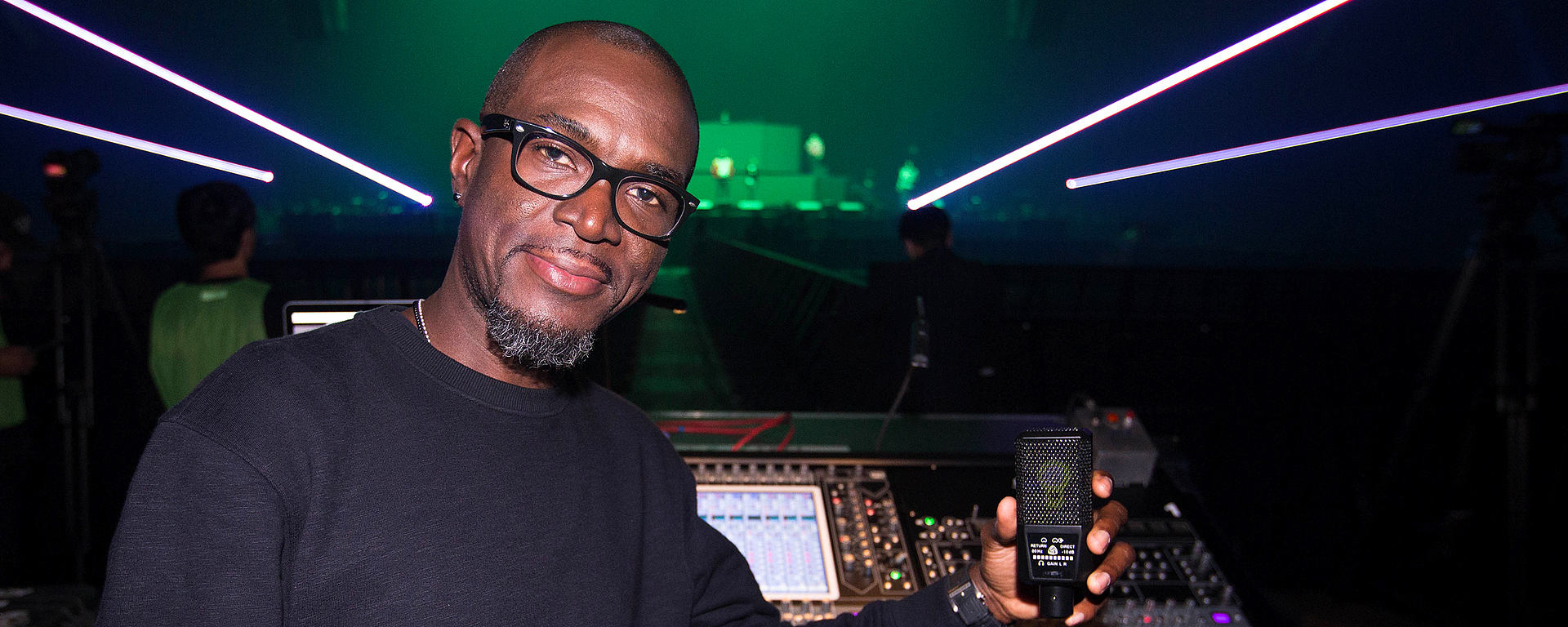 Courtney Taylor, FOH of Pharrell Williams uses his DGT 450 professional USB mic on tour