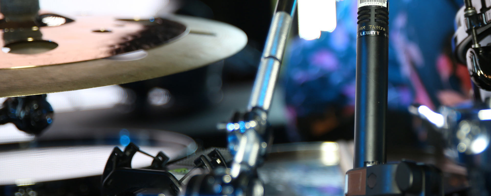 This image shows a LCT 340 small-capsule condenser on a drum kit